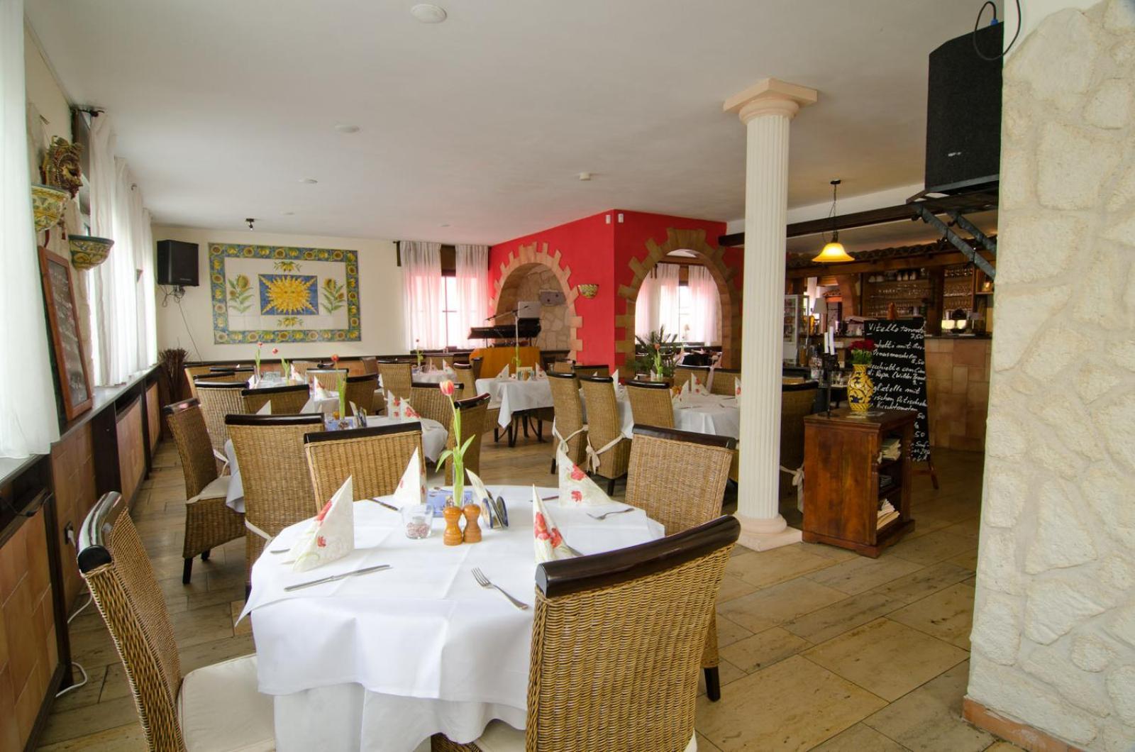 Hotel -Restaurant Taormina Birkenfeld  エクステリア 写真