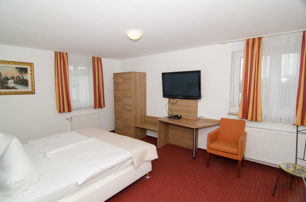 Hotel -Restaurant Taormina Birkenfeld  エクステリア 写真